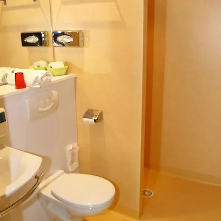 艾弗酒店 2* 里贝拉克